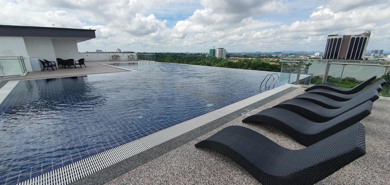 Kozi Square New Sgh Cozy Home 8A Кучинг Екстериор снимка